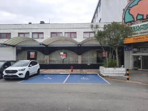 Local comercial en calle Paseo Julio Hauzeur 2